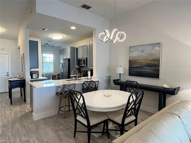 2325 Carrington Ct #202 — Photo 5