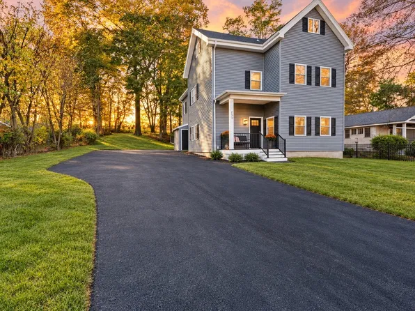 253 Main St, Amesbury, MA 01913