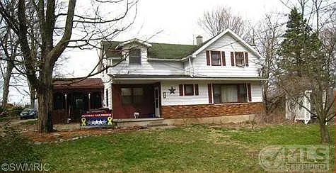 401 Cottage St photo 1