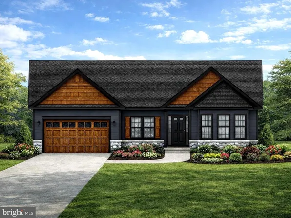 45 Stormfield Dr W, Martinsburg, WV 25404