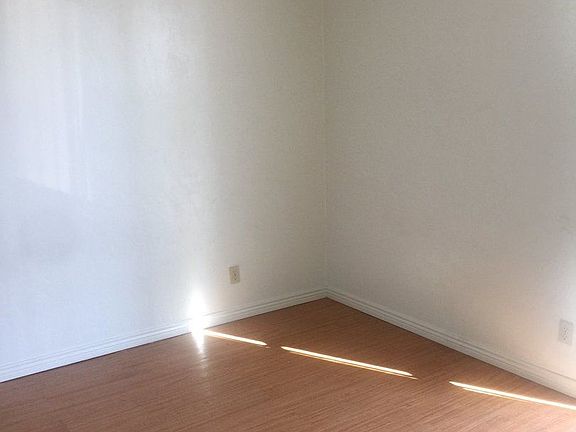5th image of 770-780 N Dodge Blvd #29