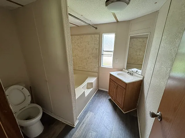 14618 Lovitis Park Ln — Photo 2