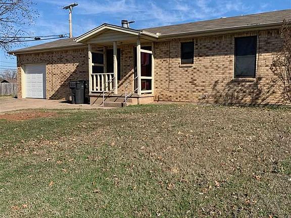 3rd image of 2901 Southridge Dr