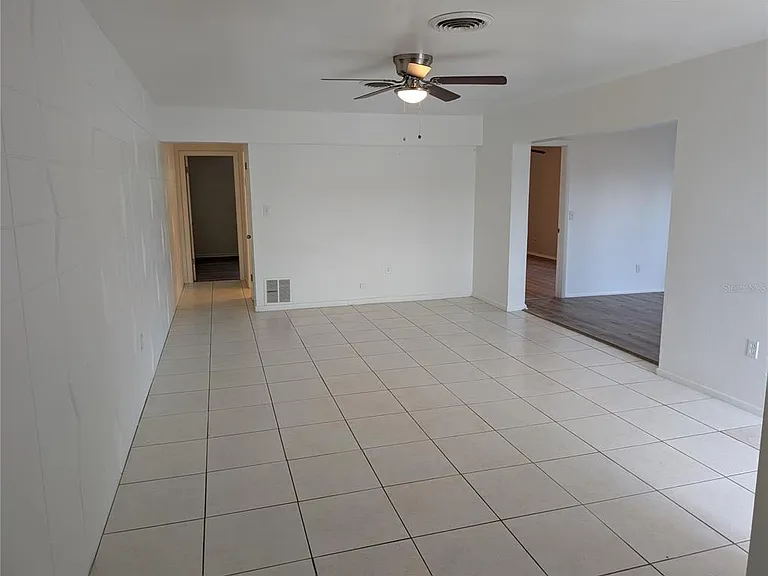 27284 Sunnybrook Rd — Photo 2