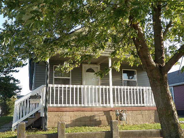 1st image of 2105 W Ottawa Ave