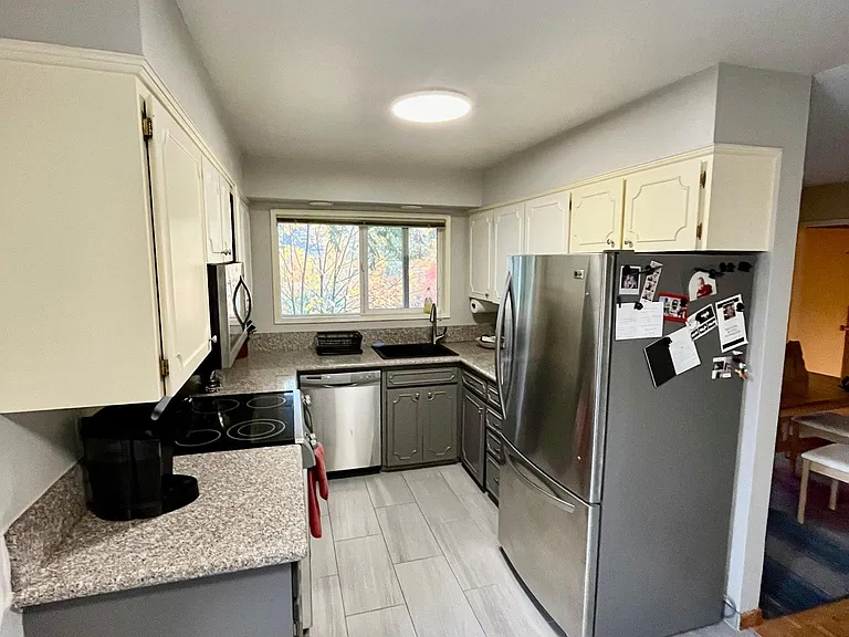 1427 SW 66th Ave — Photo 6