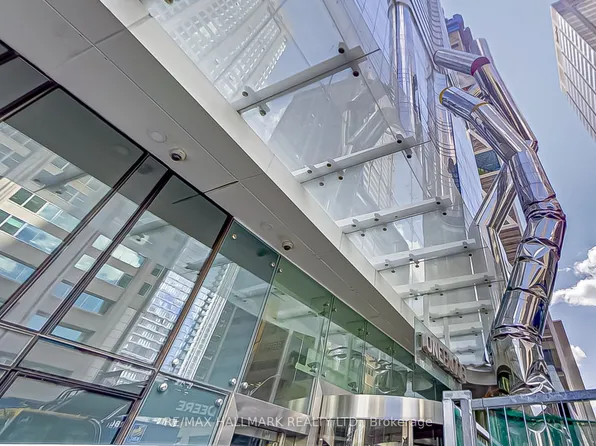 1 Bloor St E #314, Toronto, ON M4W 0A8