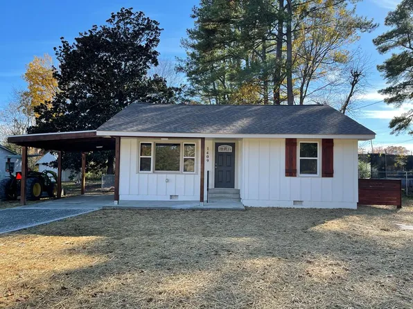 1409 Chickasaw Rd, Paris, TN 38242