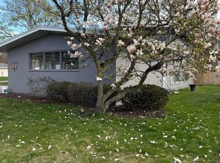 2059 Garland Dr, Norton Shores, MI 49441