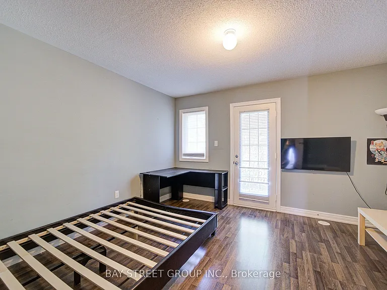 48 Roy Grove Way — Photo 32