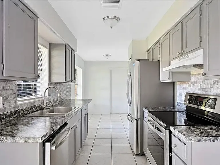5669 Moat Ct — Photo 5