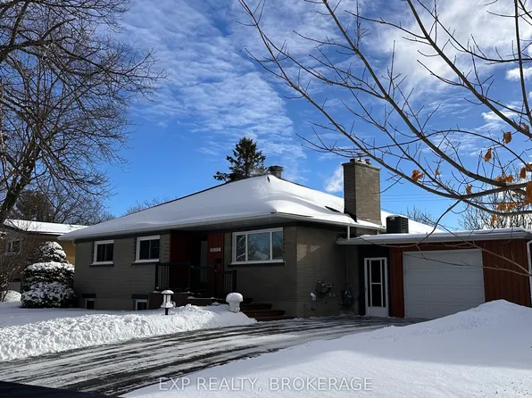 1502 Farnsworth Ave, Ottawa, ON K1H 7C3