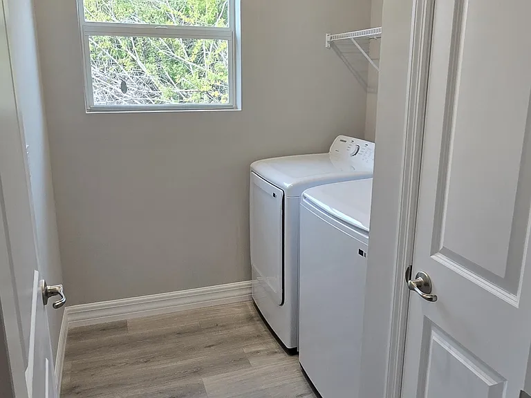 203 Wright Dr — Photo 4