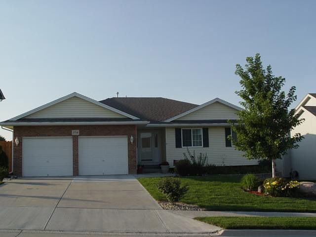 1st image of 3714 Helwig Ave