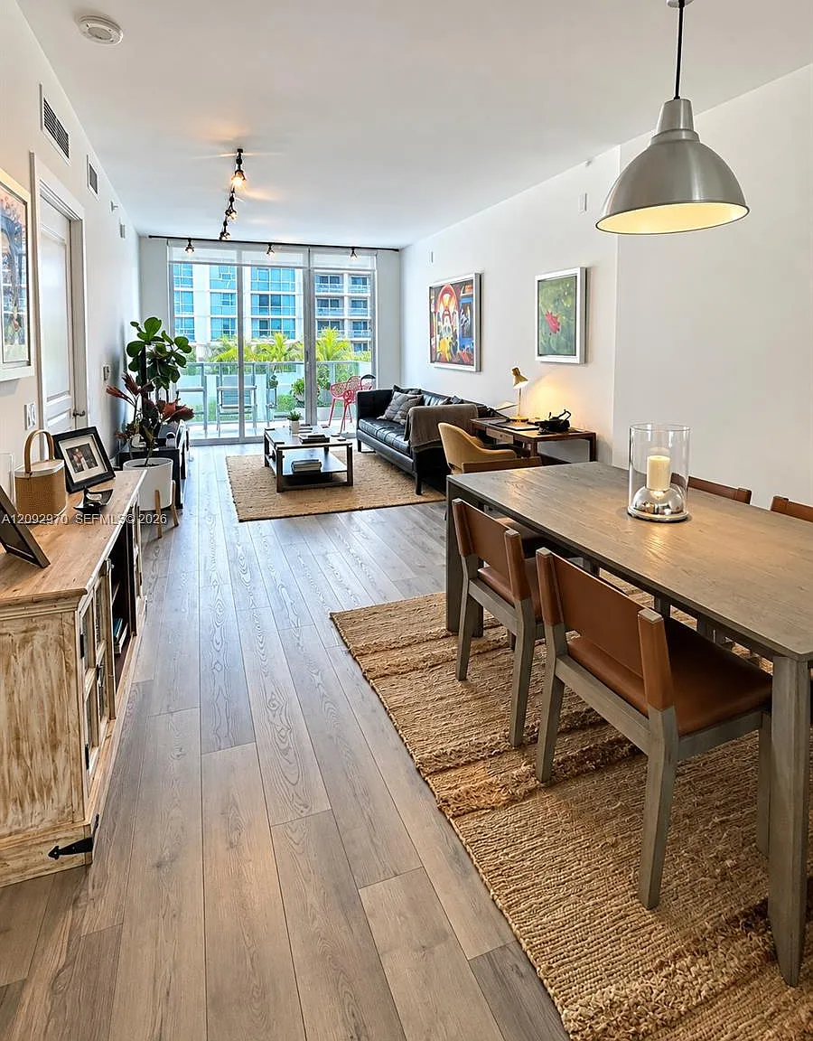 350 Las Olas Place Condo — Photo 2
