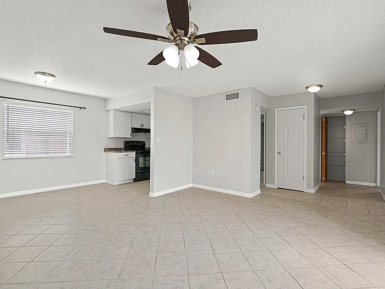 3135 Shady Dell Ln #218 — Photo 1