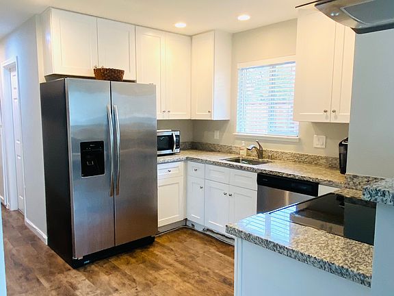 5th image of 1522 Merritt Ln #A