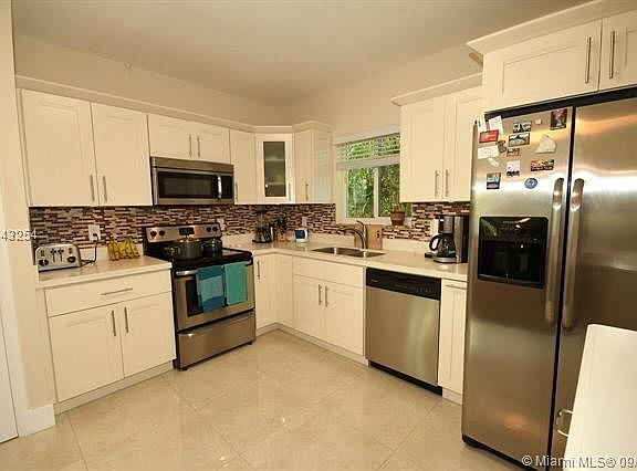 4th image of 240 Alesio Ave #0