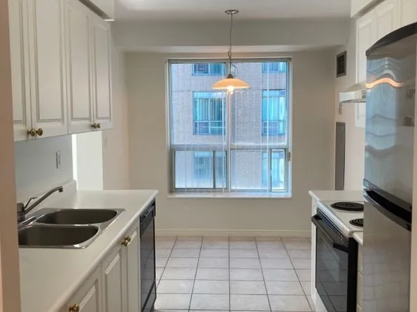 39 Pemberton Ave, Toronto, ON