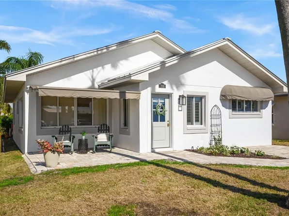 700 180th Ave E, Redington Shores, FL 33708