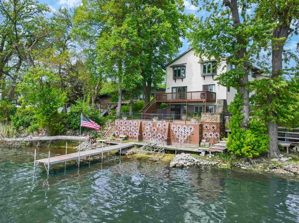 1300 E Mound Dr, Edgerton, WI 53534