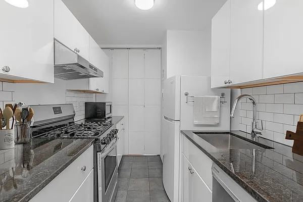 Rented by Modern Spaces | media 3