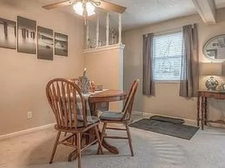 6202 Robinson St #1 — Photo 15