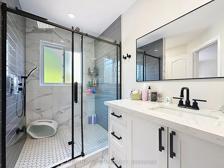 93 Komura Rd #UPPER — Photo 32