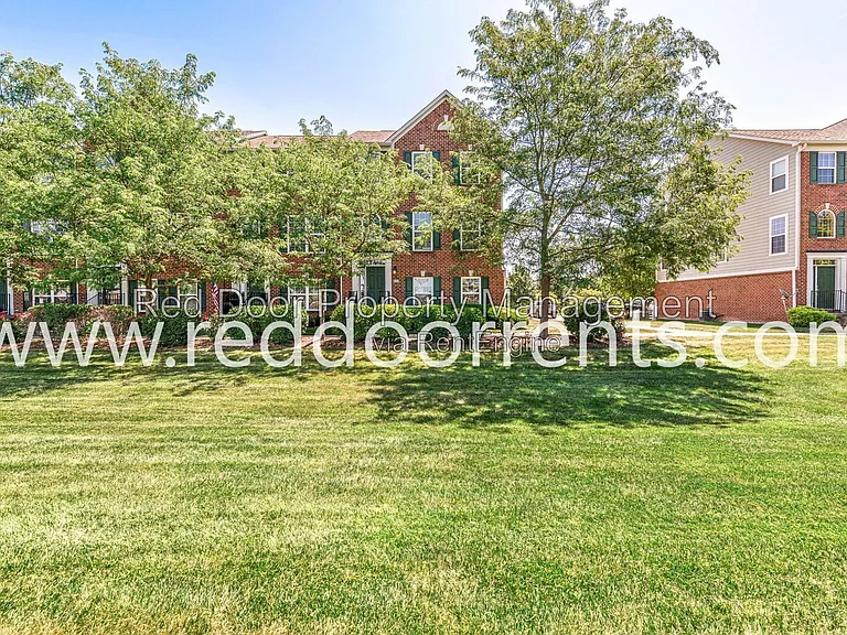13340 Golden Gate Dr E — Photo 42