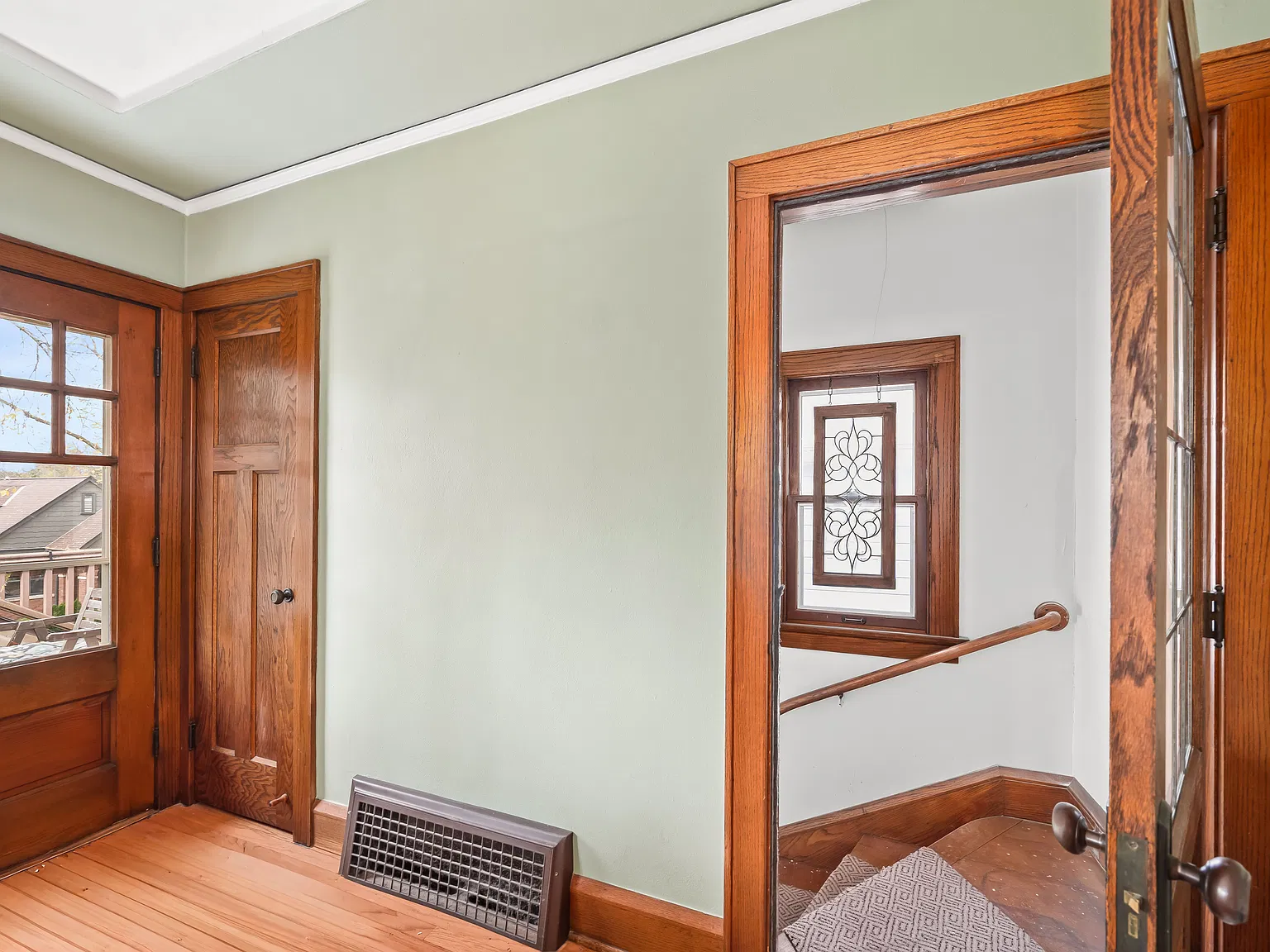 2 bed, 1100 sqft, $1,575 — Photo 2