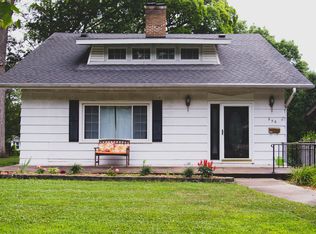 250 N Woodlawn Ave, Decatur, IL 62522