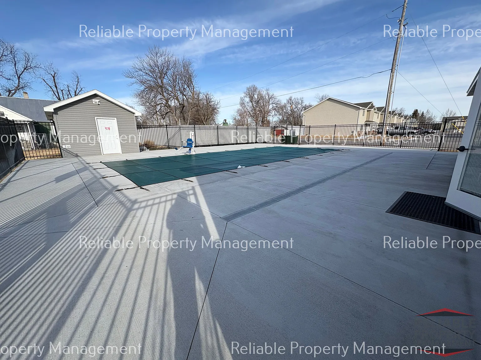 2 bed, 1.5 bath, 933 sqft, $1,295 — Photo 3