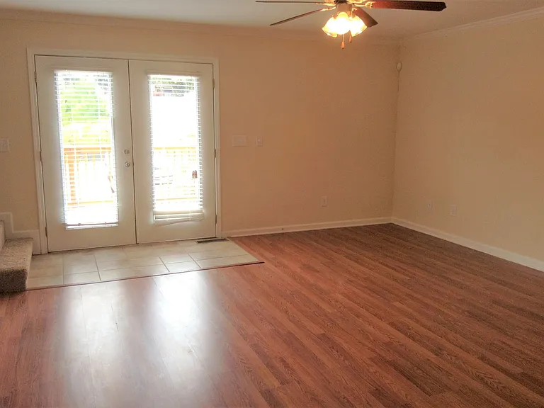 Whitehall Terrace Townhomes — Photo 15