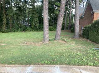 17 Beacon Hill Dr, Jackson, TN 38305