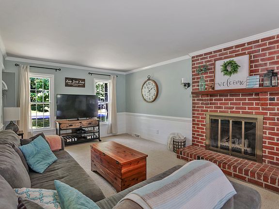 4th image of 518 Coralberry Dr