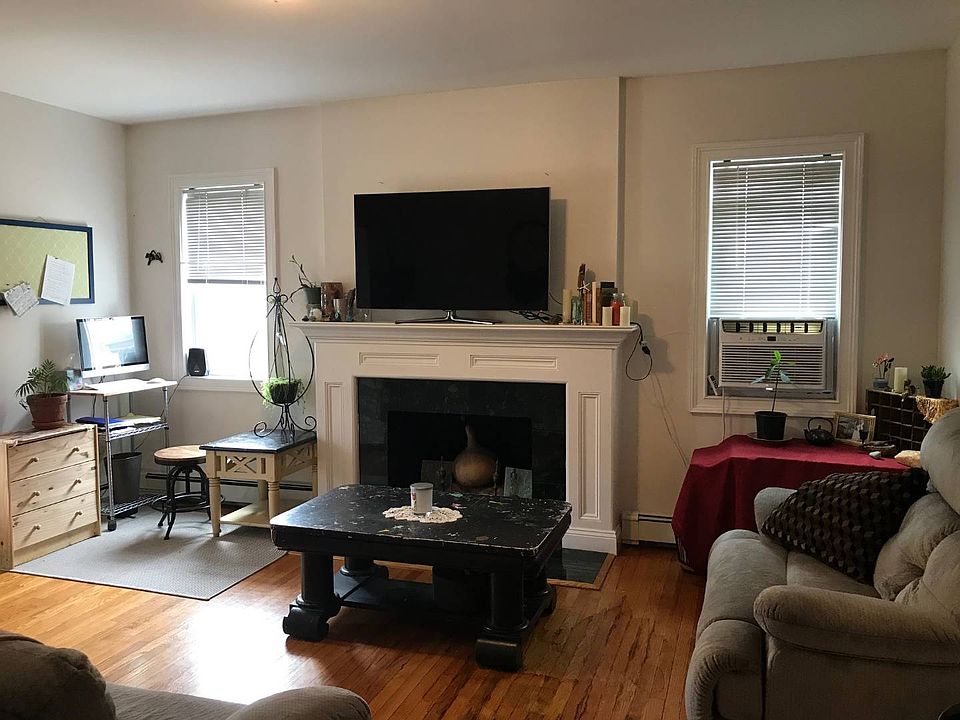 1st image of 25 Miller Ave Floor 1