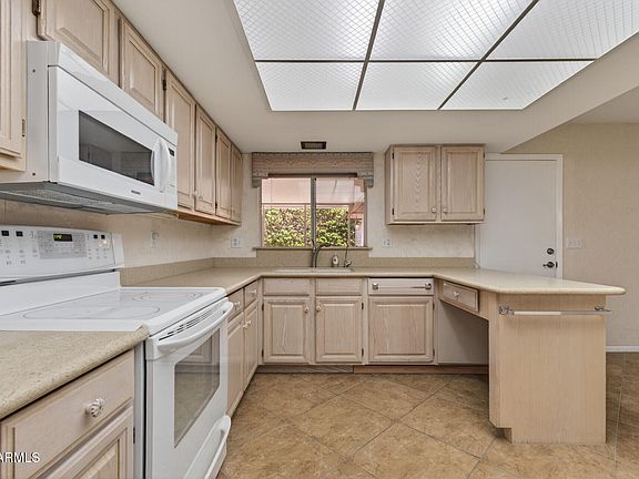 3rd image of 10707 W CAMEO Drive
