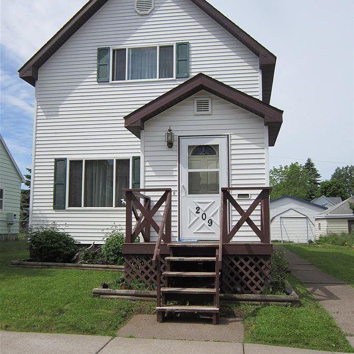 1st image of 201 14th Ave E