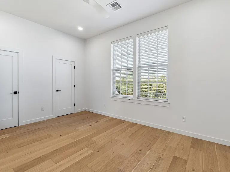 18821 Selah Way — Photo 31