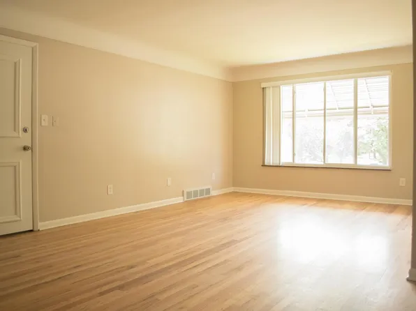 1825 Gardenia Ave APT 1, Royal Oak, MI 48067