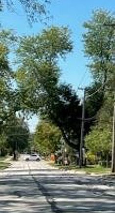 Exterior Neighborhood (street photo)