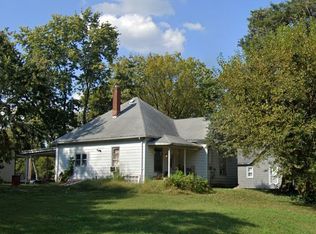 409 N 7th St, Murphysboro, IL 62966