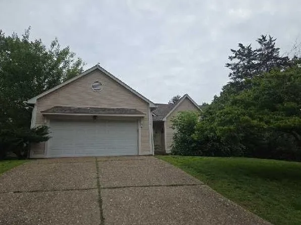 14 Cognac Dr, Lake Saint Louis, MO 63367