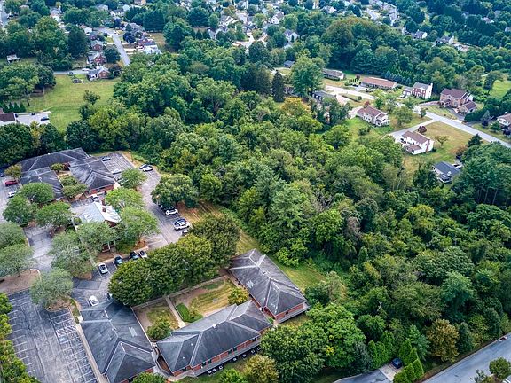 4th image of Washington Rd