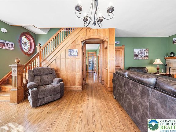 4th image of 356 1st St