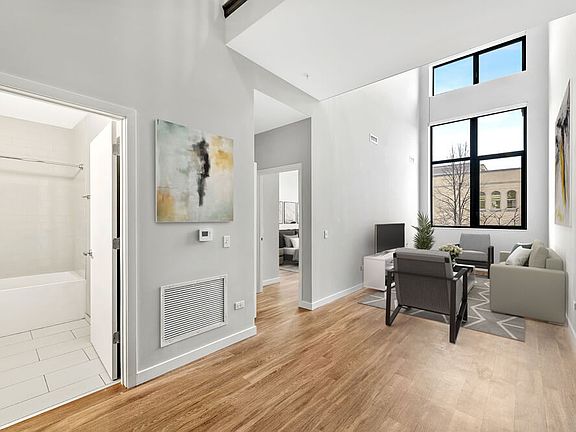 5th image of 1900 W Lawrence Ave #1/1