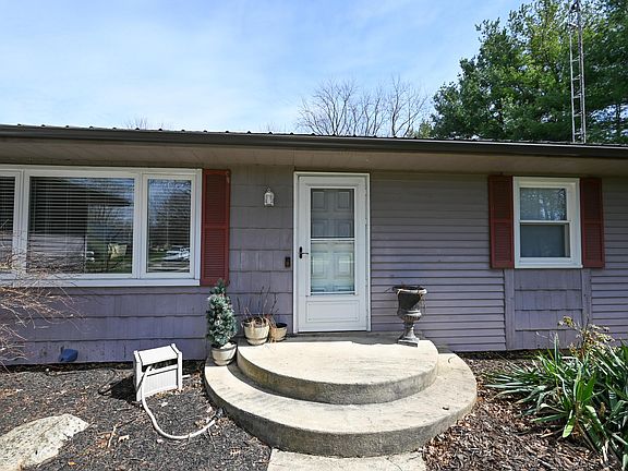 5th image of 3172 E River Rd