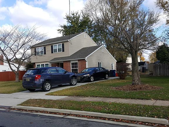 4th image of 904 Sunset Dr