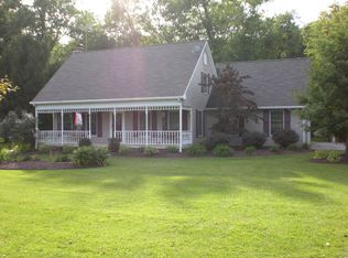 4028 Greenbay Dr, Barberton, OH 44203