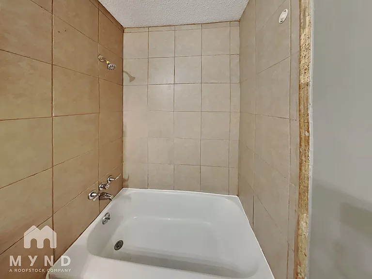 4014 Hitchcock St — Photo 16